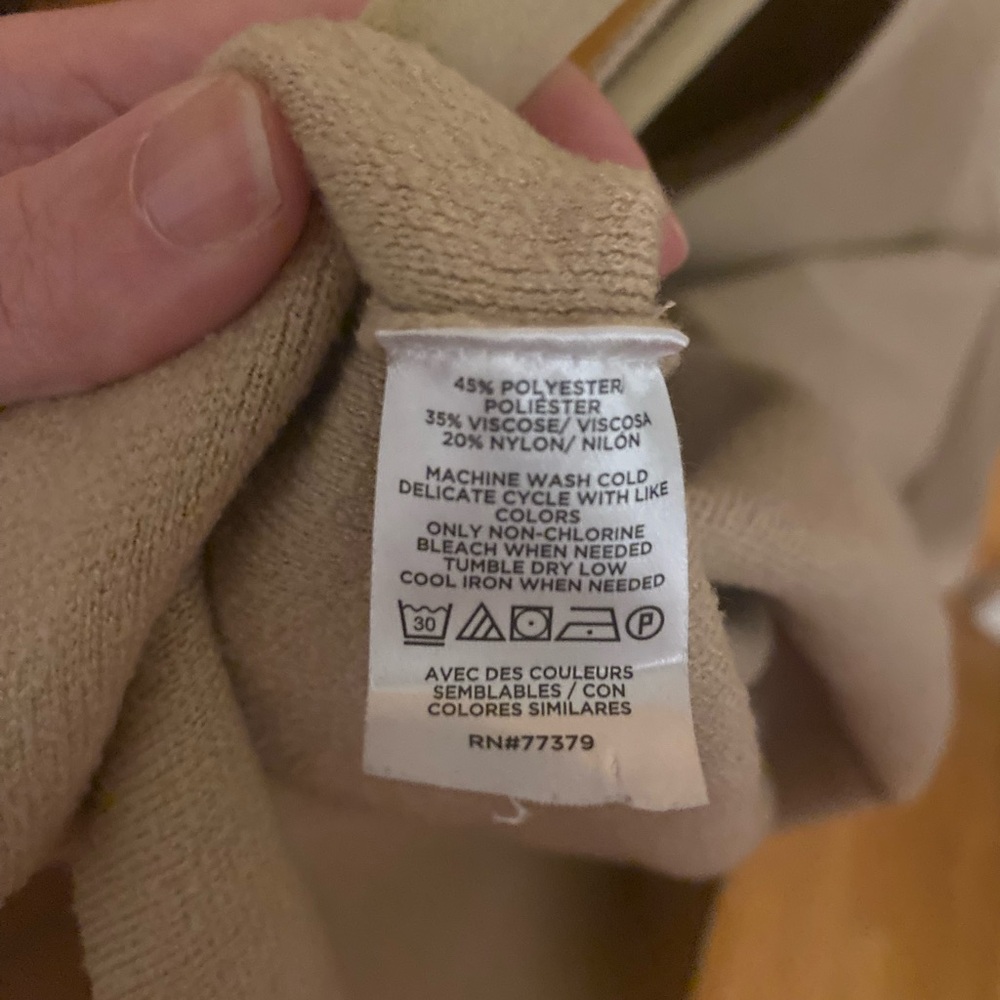 Ann Taylor V-Neck Sweater size XS - Picture 5 of 5